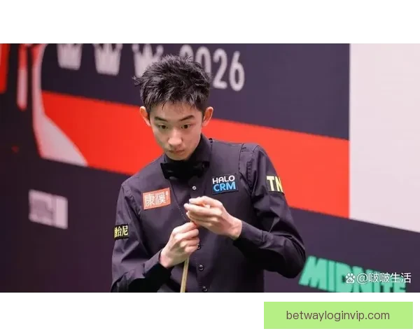 吴宜泽15小时遭两次打断 女球迷闯场质问直播收费合理性
